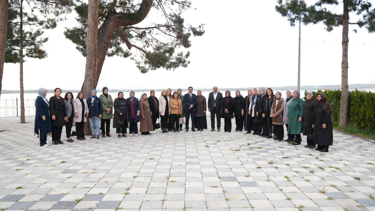BATTALGAZİ BELEDİYESİ PROJE VE YATIRIMLARI AK PARTİ YEŞİLYURT KADIN KOLLARI’NA TANITILDI