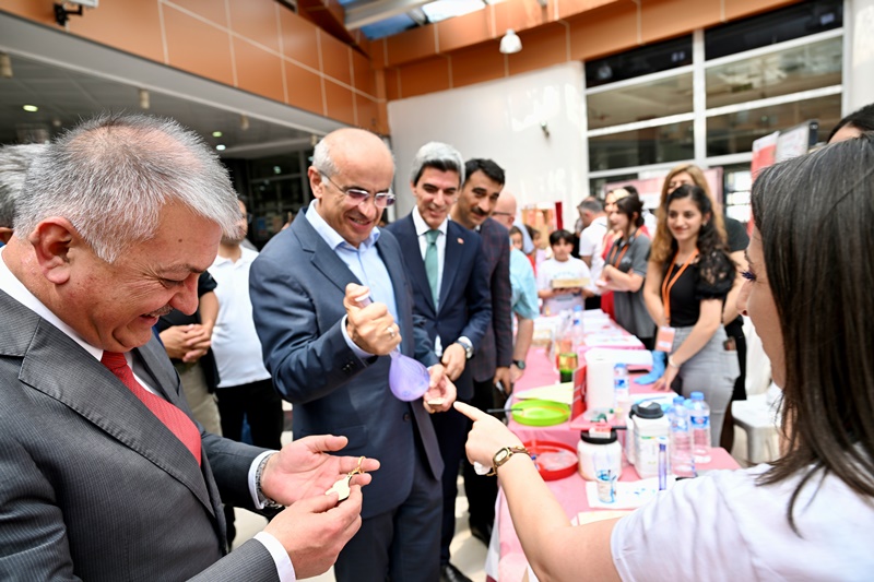 100ümüz Bilimle Gülüyor TÜBİTAK 4007 Bilim Şenlikleri Açıldı