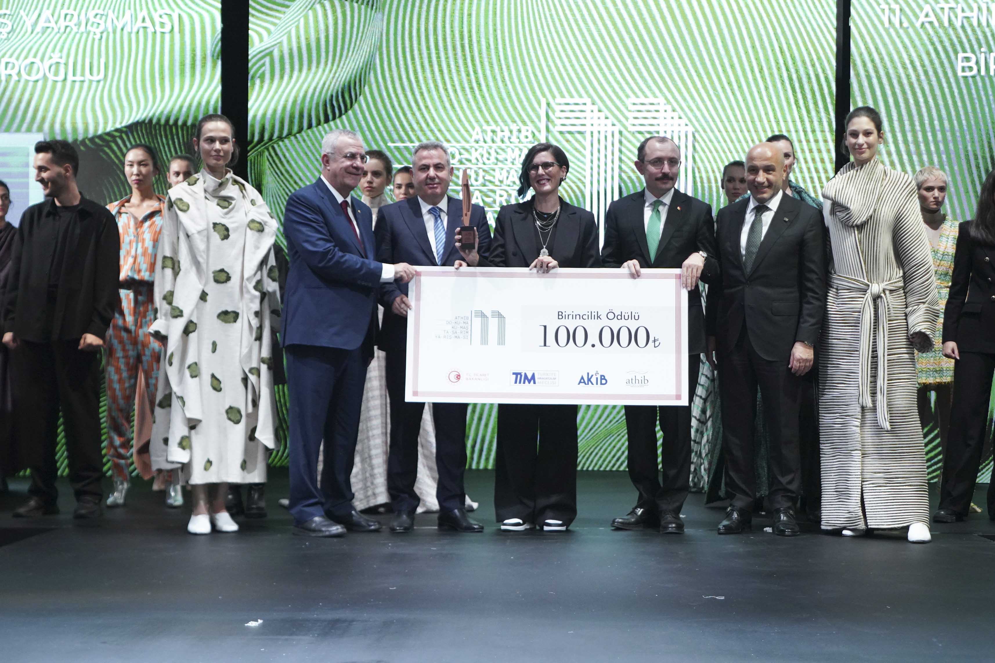 11. ATHİB Dokuma Kumaş Tasarım Yarışması’nda Ödüller Sahiplerini Buldu