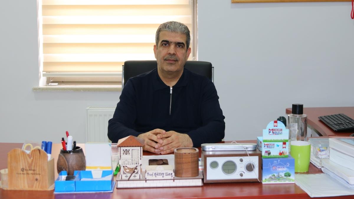 Prof. Dr. Kazım Türk, Ulaşım Güvenliği İçin Isınabilen Beton Geliştirdi
