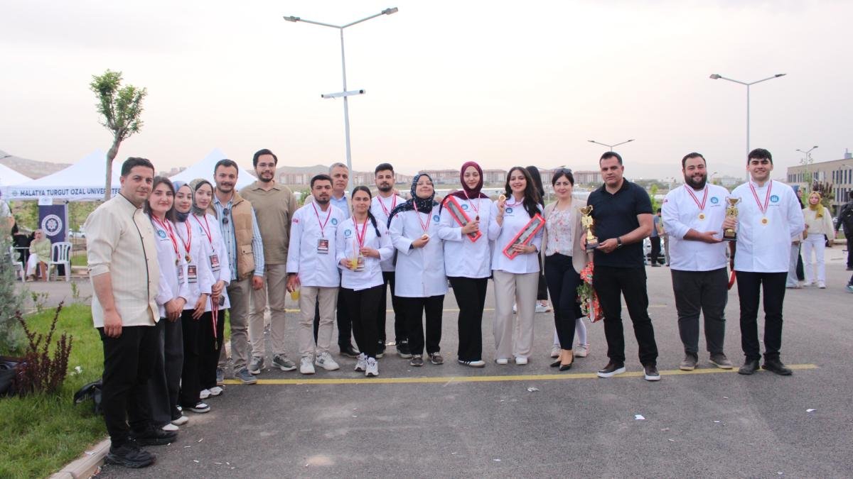 İnönü Üniversitesi Gastronomi Öğrencileri Yemek Yarışmasından Madalya ile Döndü
