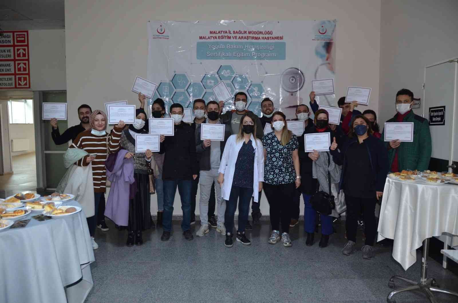 18 yoğun bakım hemşiresine sertifika