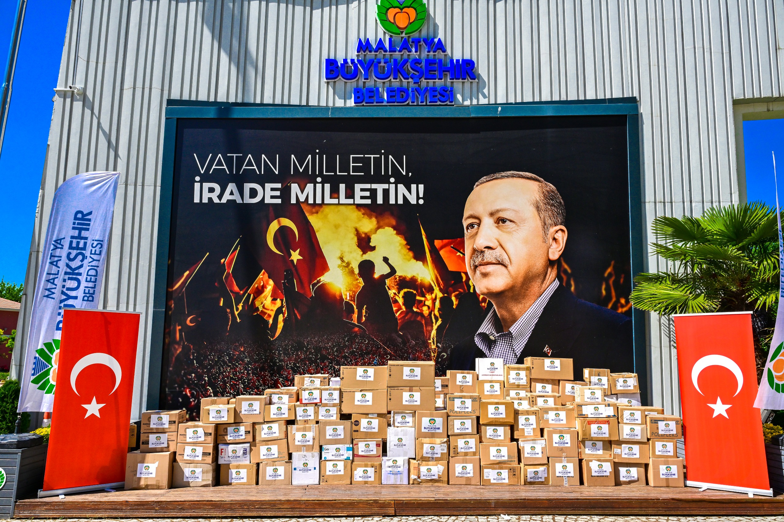 23 Bin Kutu İlaç Savaş Mağdurlarına Gönderildi