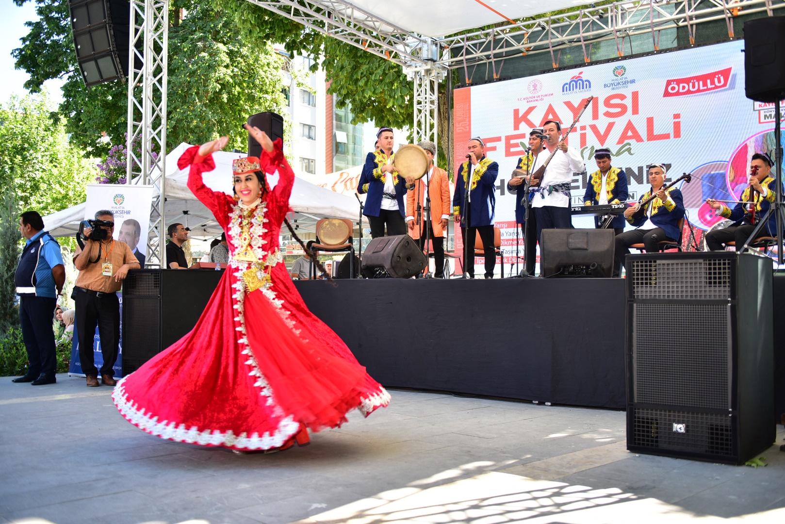 25. Kayısı Festivali Kapsamında TÜRKSOY Gösterisi Düzenlendi