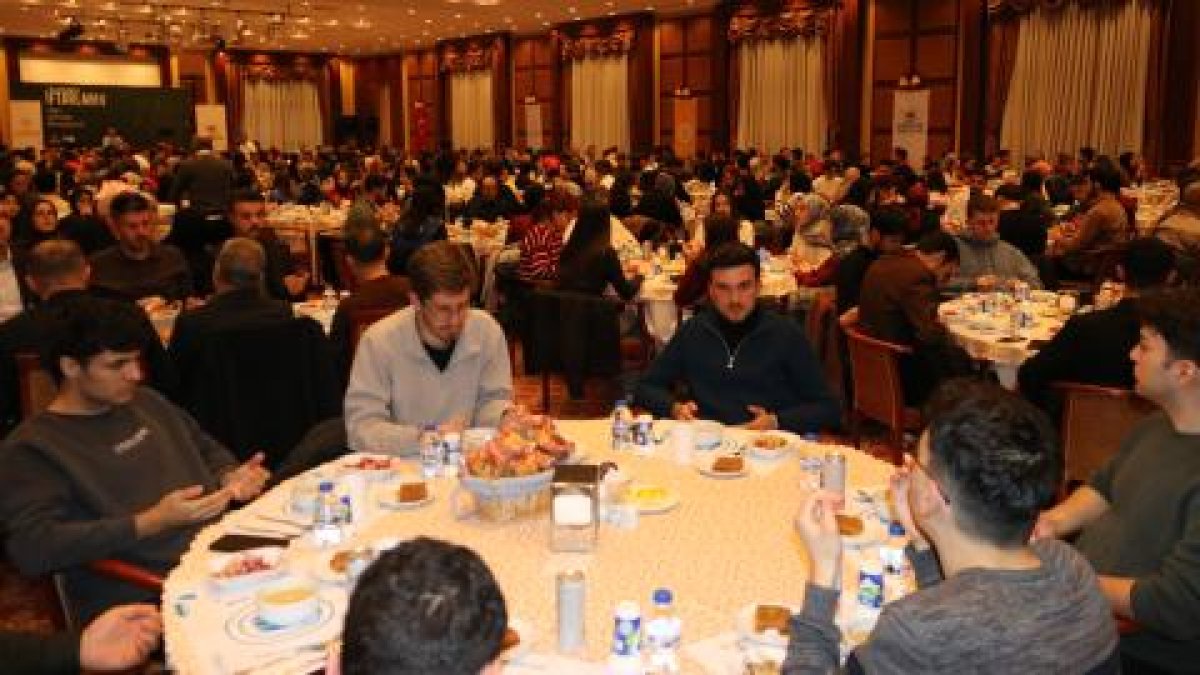 İnönü Üniversitesi Öğrencileri Kampüs İftarında Buluştu