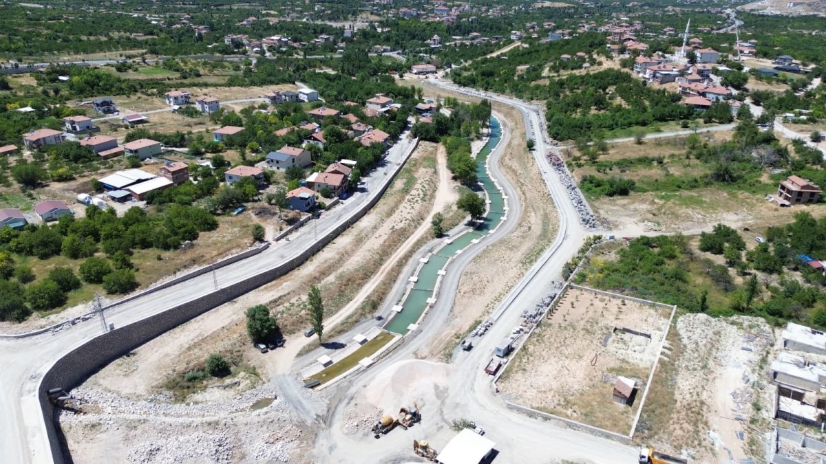 BATTALGAZİ BELEDİYESİ PARKLARDA KENDİ ÜRETİMİNİ KULLANIYOR