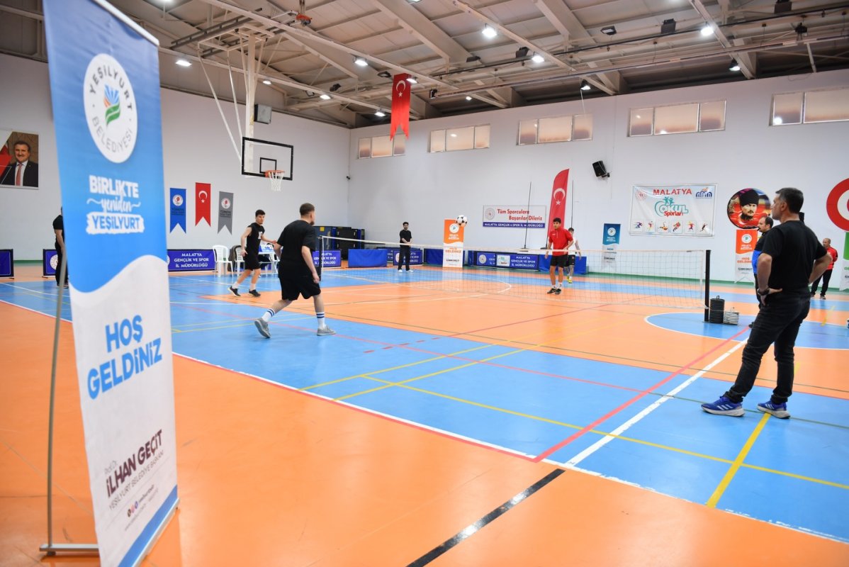 YEŞİLYURT BELEDİYESİ 3. AYAK TENİSİ TURNUVASI COŞKULU BAŞLANGIÇLA START ALDI