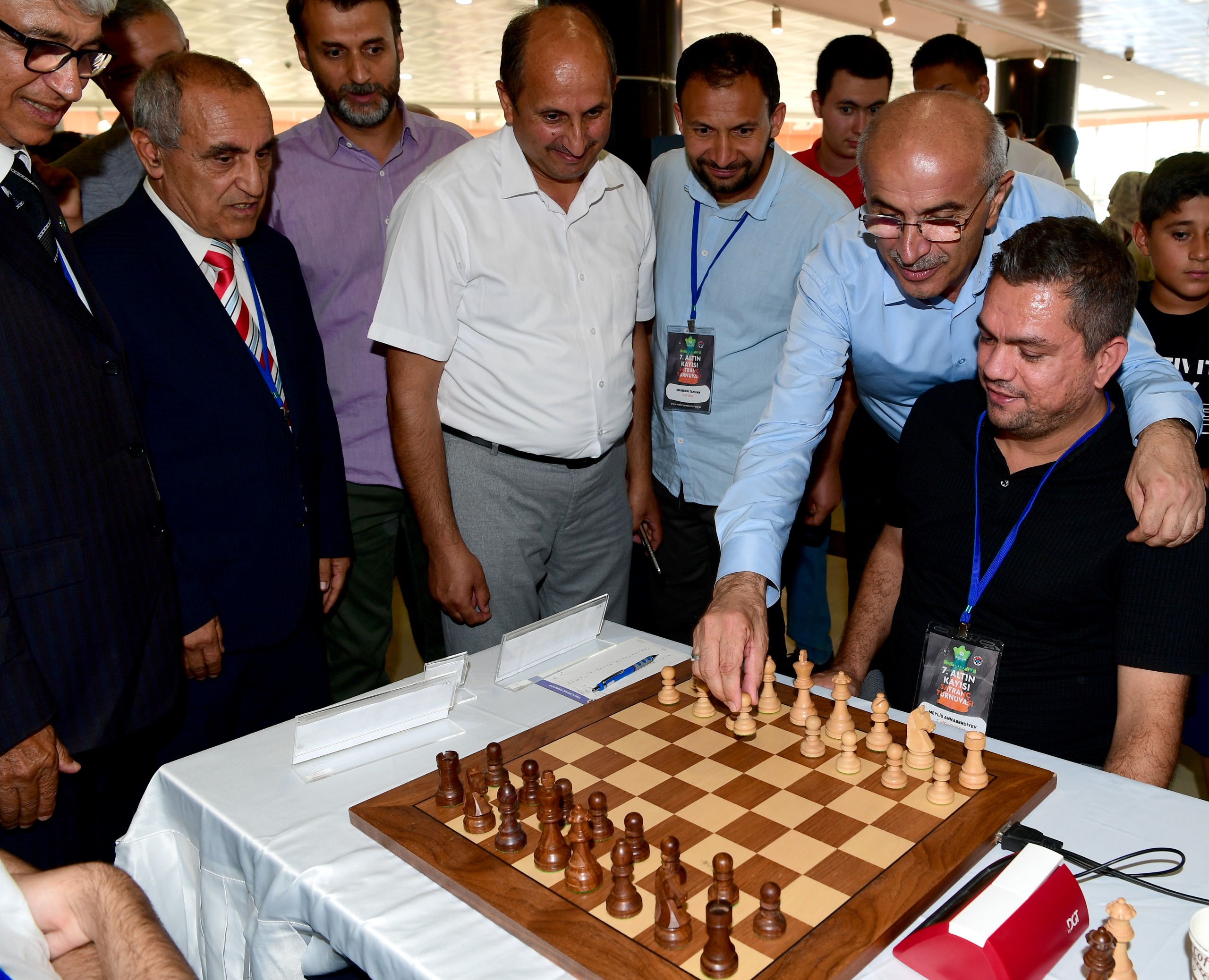 7. ULUSLARARASI ALTIN KAYISI SATRANÇ TURNUVASI YOĞUN KATILIMLA BAŞLADI