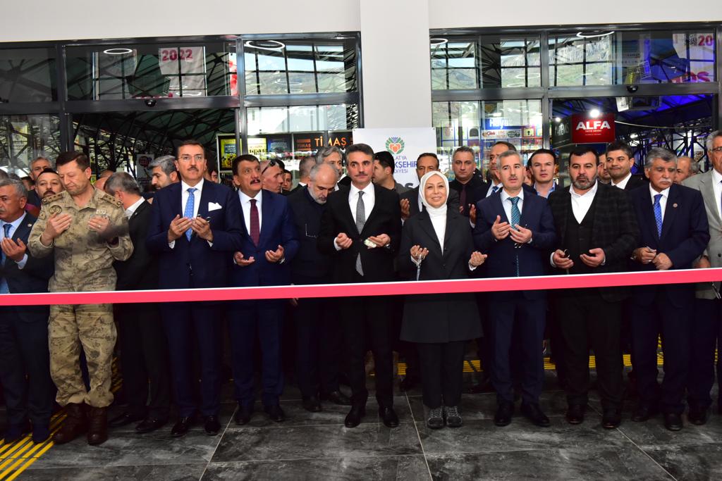 9. Kitap Fuarı Kapılarını Kitapseverlere Açtı