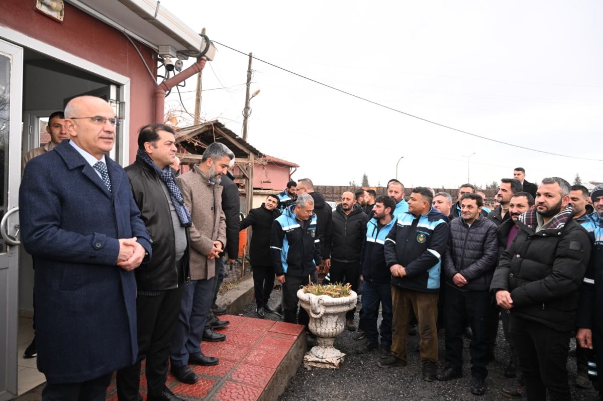 Büyükşehir Belediyesi Karla Mücadele Ekipleriyle Bir Araya Gelen Başkan Er:  