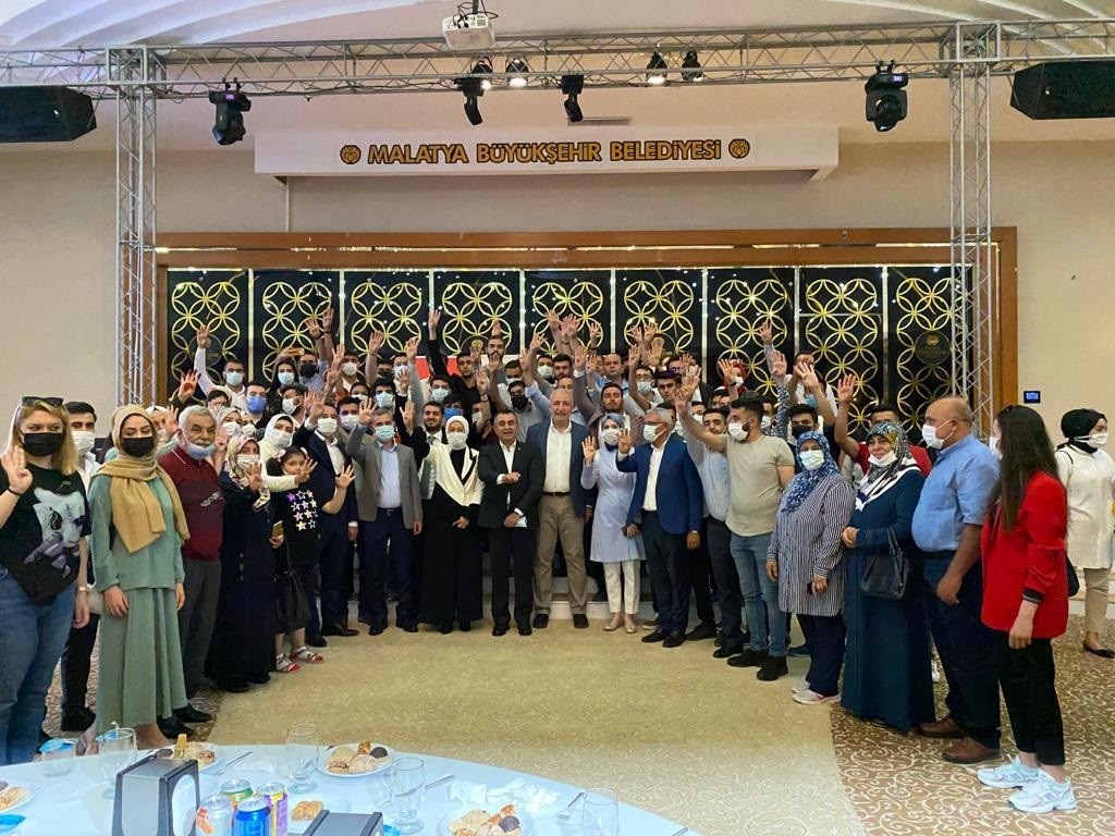 AK Parti’de bayramlaşma töreni