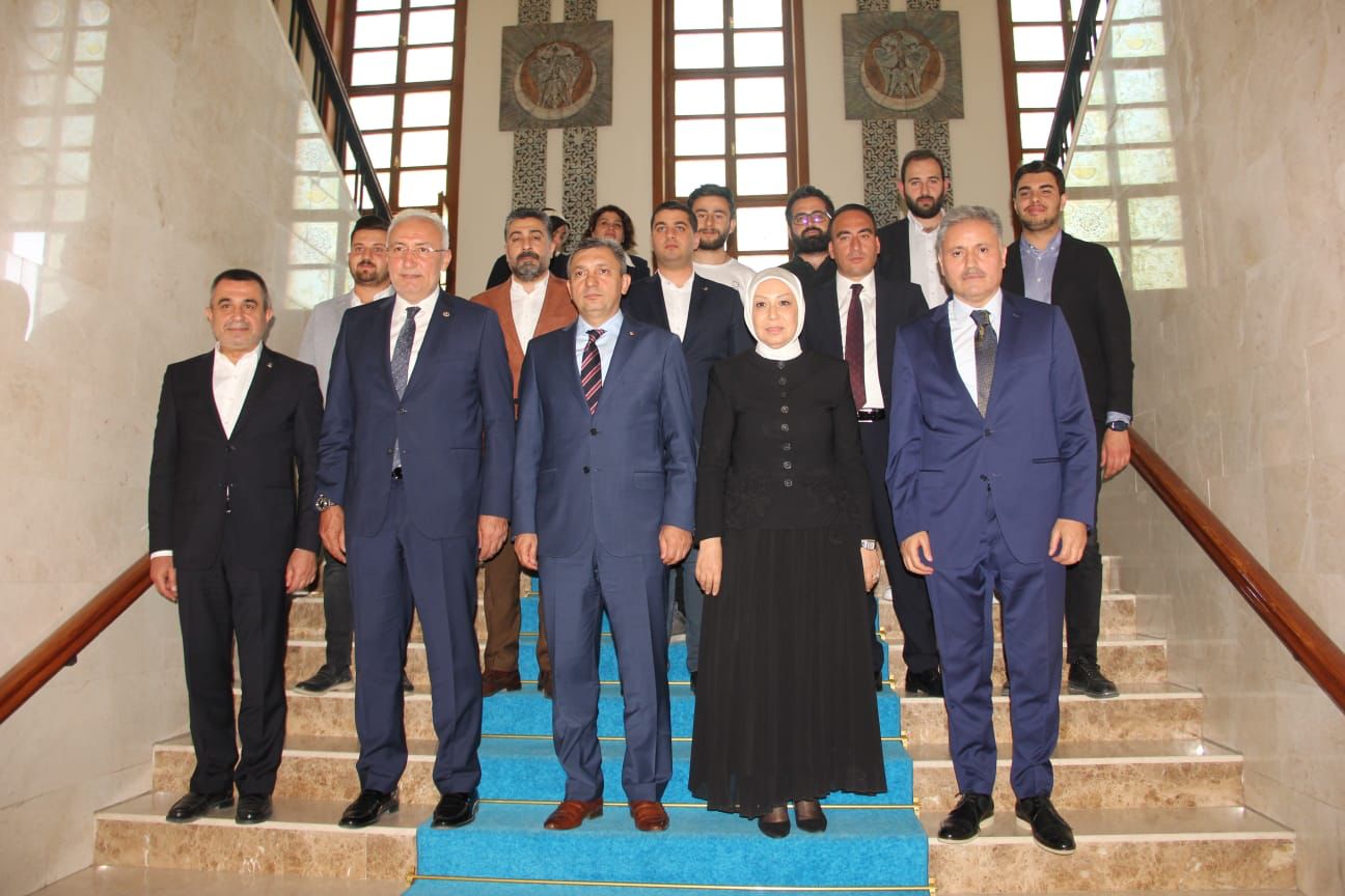 Ak Parti'den Vali Şahin'e Ziyaret