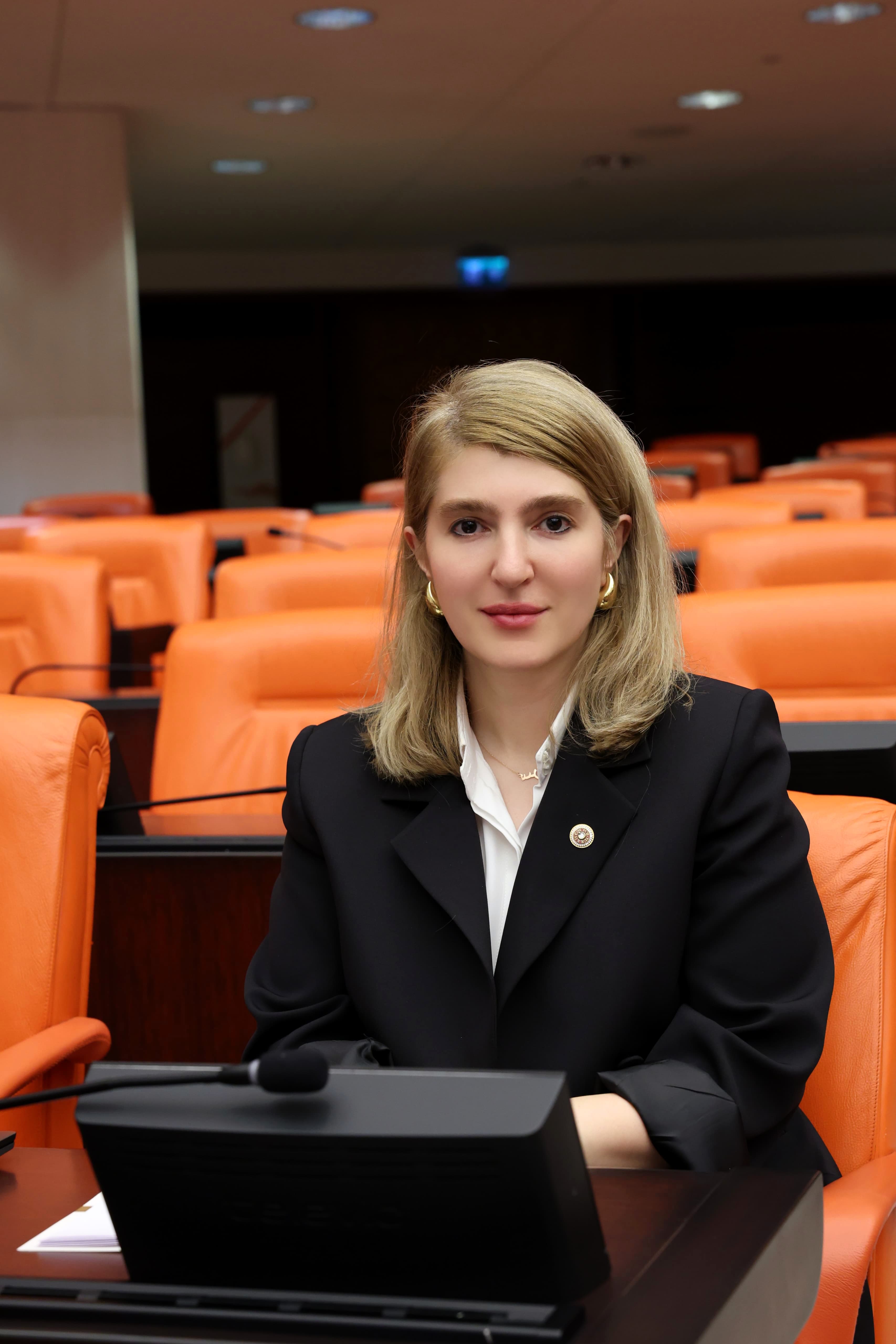 AK PARTİ MALATYA MİLLETVEKİLİ İNANÇ SİRAÇ KARA ÖLMEZTOPRAK’IN RAMAZAN BAYRAMI MESAJI