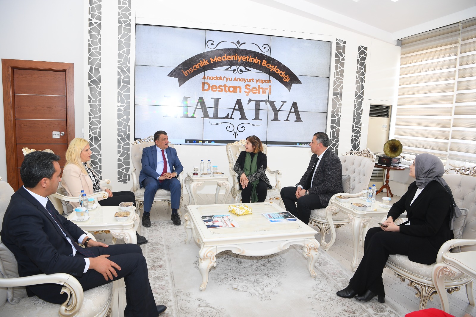 Ak Partili Kurt'tan Bakan Gürkan'a Ziyaret