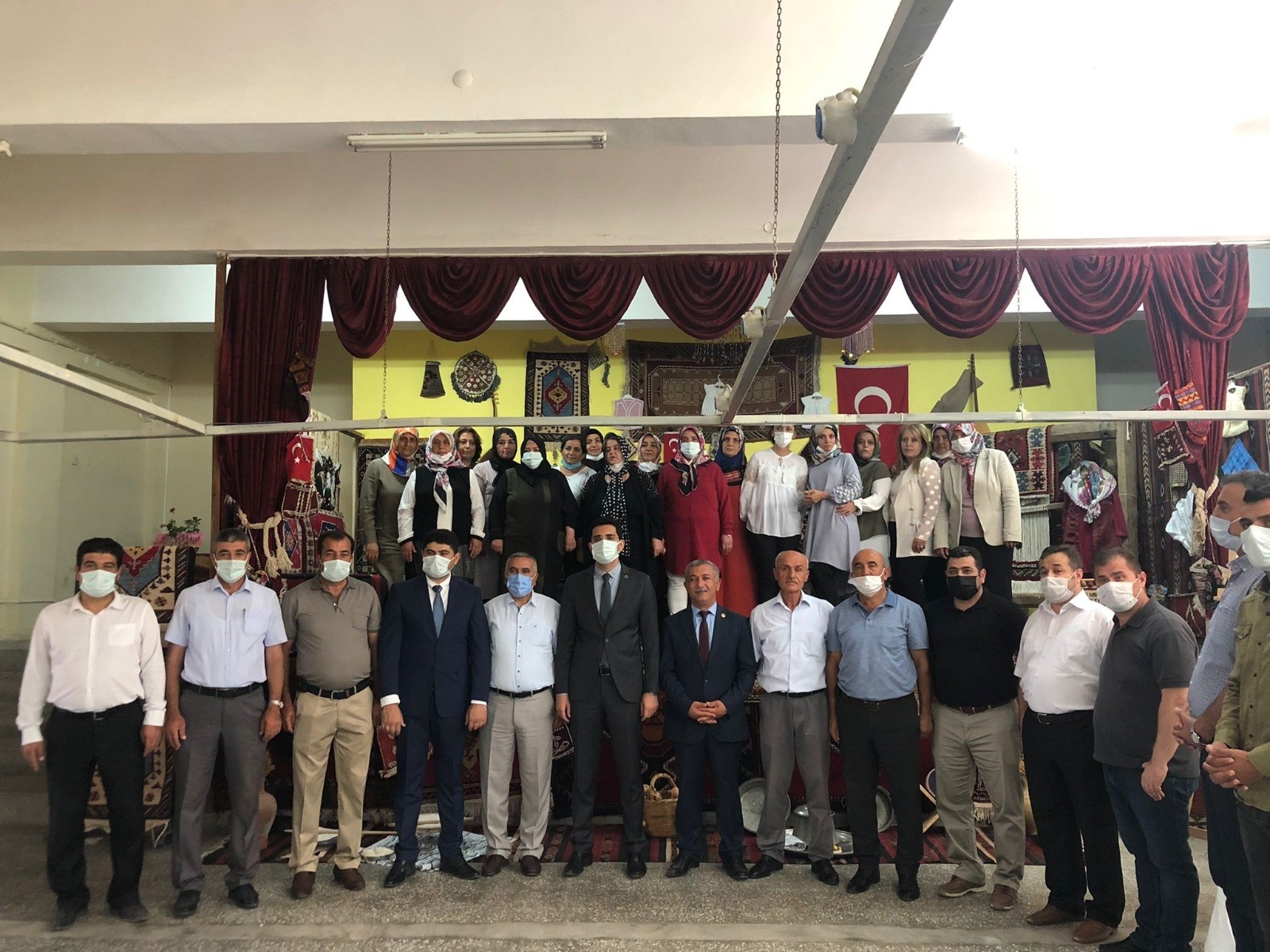 Akçadağ’da ’El Emeği Göz Nuru’ sergisine yoğun ilgi