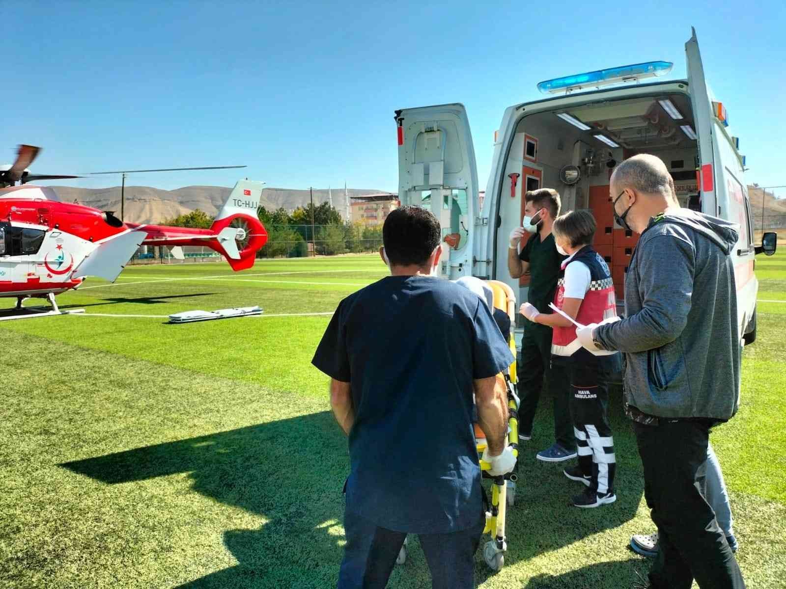 Ambulans helikopter, kalp krizi geçiren hasta için havalandı