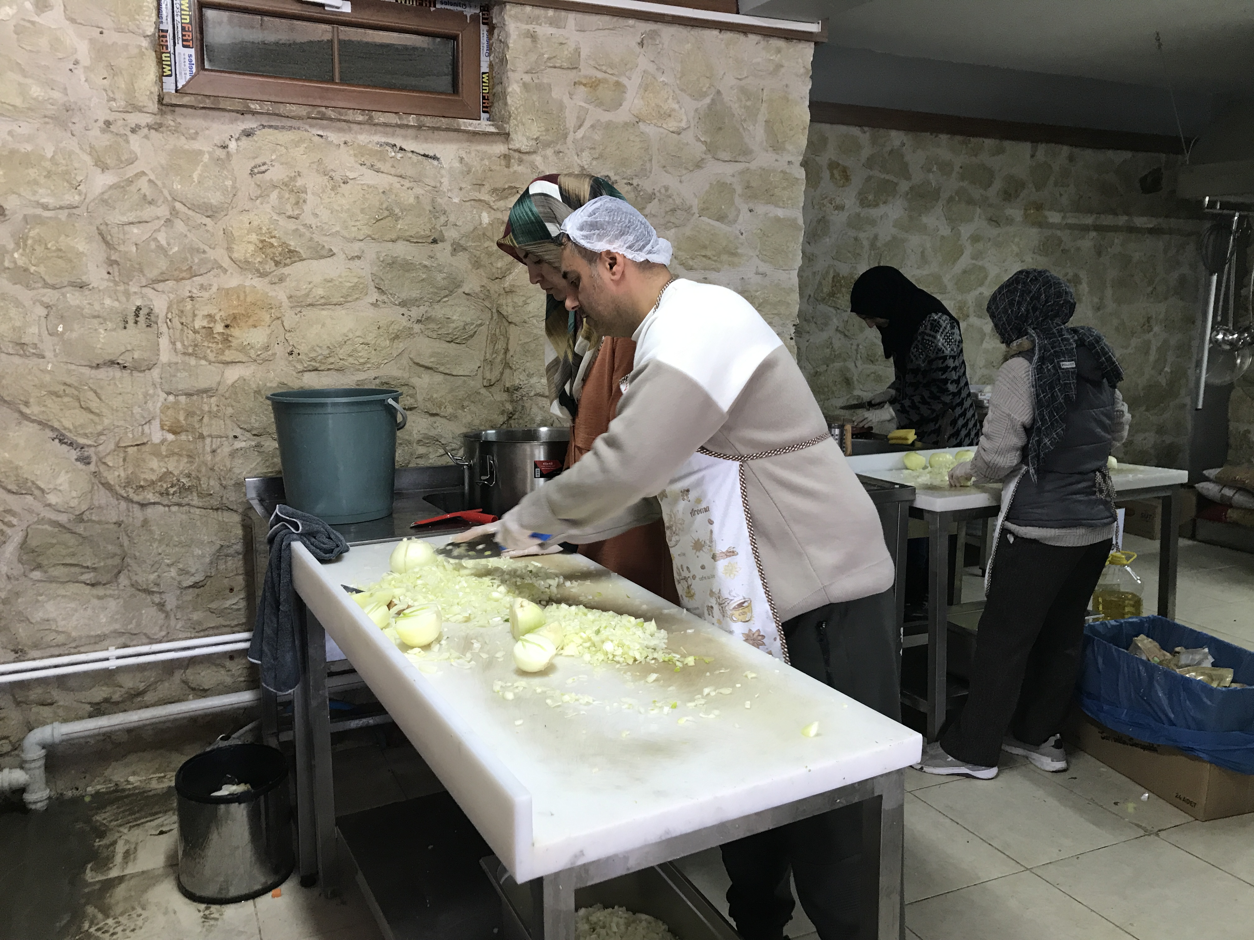 Arapgir Belediyesinden Depremzedelere Günlük 3 Bin 500 Kişilik Yemek