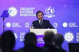 AYD Başkanı Burhan Fahrettin Altun'u Tebrik Etti