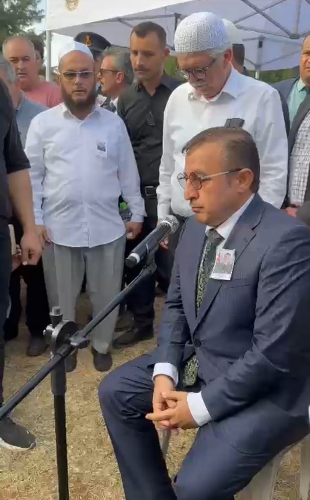 Bakan Yardımcısı Tuzcuoğlu Şehit Cenazesinde Kur'an-ı Kerim Okudu