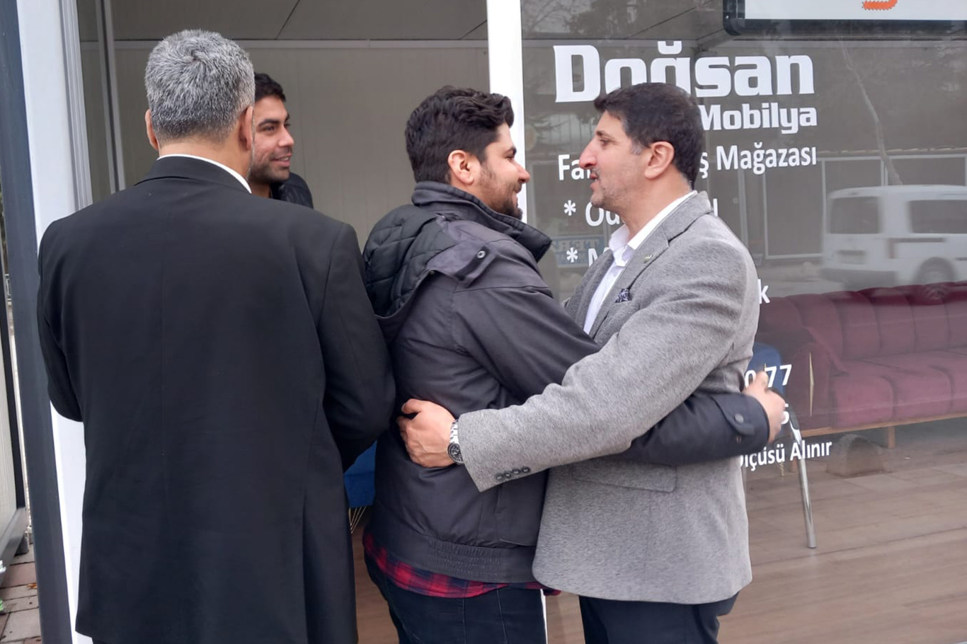 Başkan Adayı Dönmezer, "Siyasetçiler Söylemlerine Dikkat Etmeli"