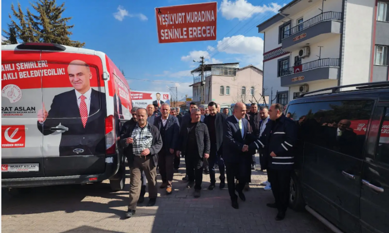 Başkan Adayı Murat Aslan Yeşilyurt'ta Miting Düzenledi