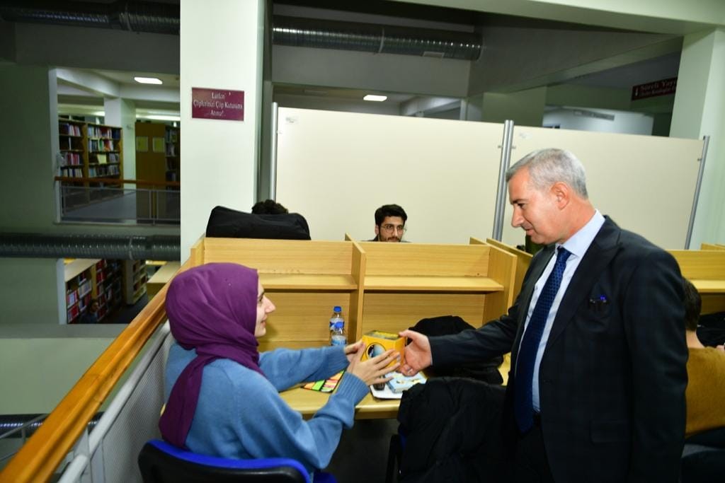 Başkan Çınar Finallere Girecek Öğrencileri  Ziyaret Etti