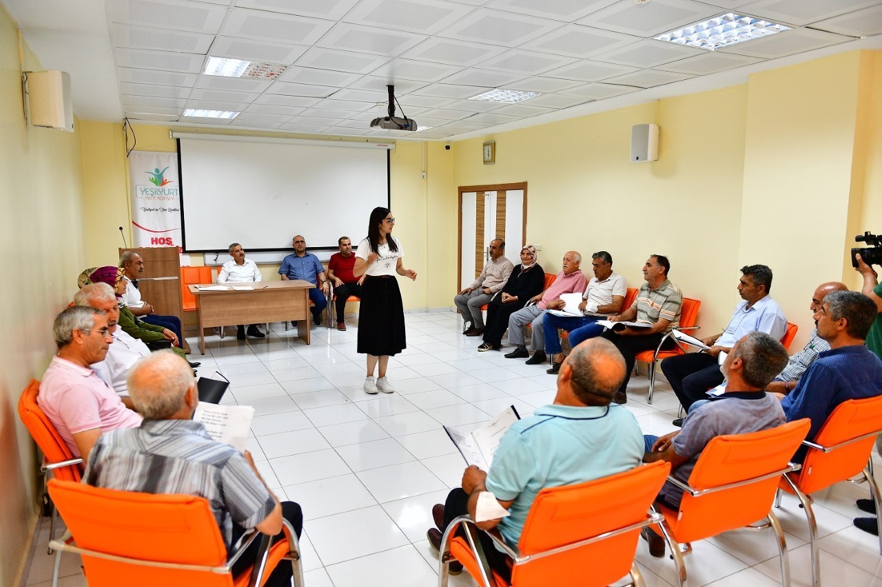 Başkan Çınar, muhtarlar korosunun provalarını takip etti