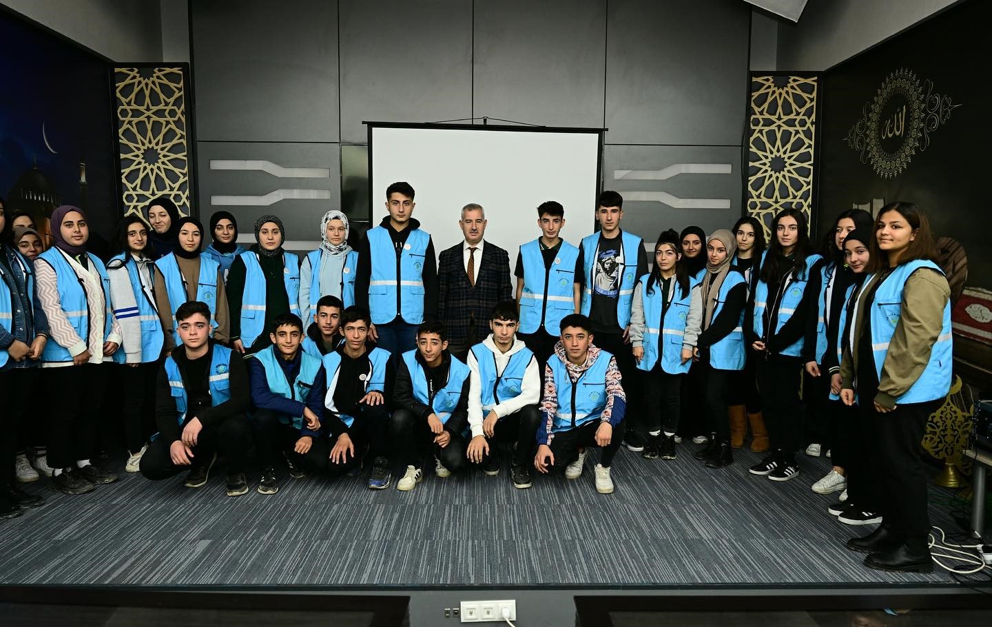 Başkan Çınar Öğrencilerle Bir Araya Geldi