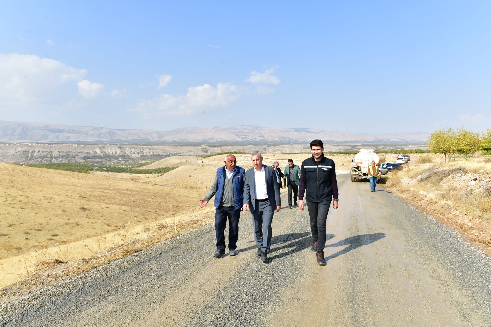 Başkan Çınar Oluklu Mahallesi'ndeki Çalışmaları İnceledi