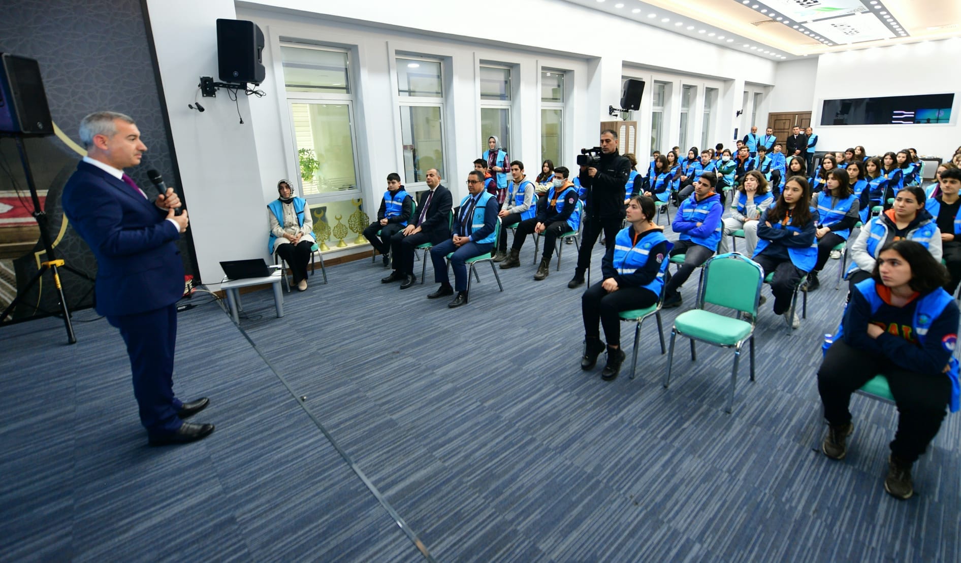 Başkan Çınar Sosyal Yardım Kulübü Öğrencileriyle Buluştu