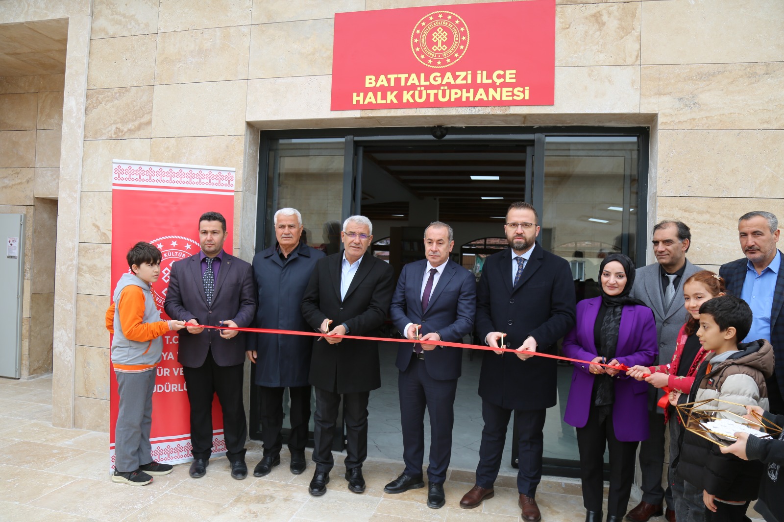 Başkan Güder’in Yer Tahsisi Yapmasıyla Birlikte Eski Malatya Kütüphaneye Kavuştu