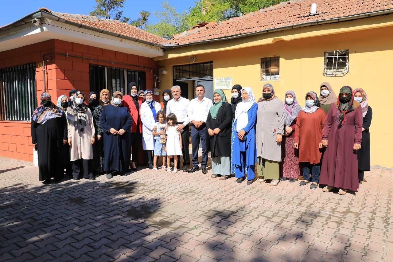 Başkan Güder, kursiyerlerle buluştu