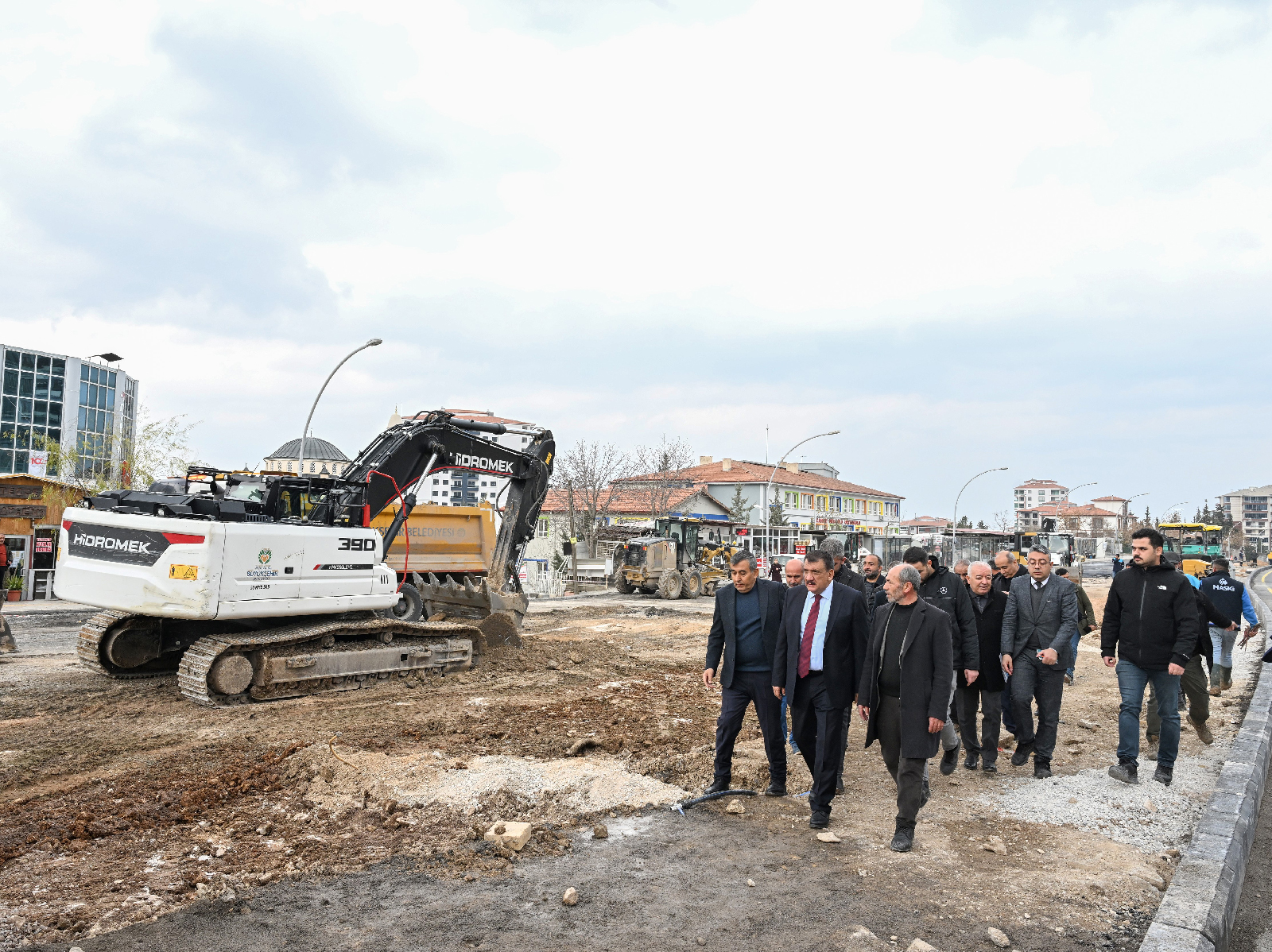 Başkan Gürkan İsmet Paşa Caddesindeki Çalışmaları Yerinde İnceledi
