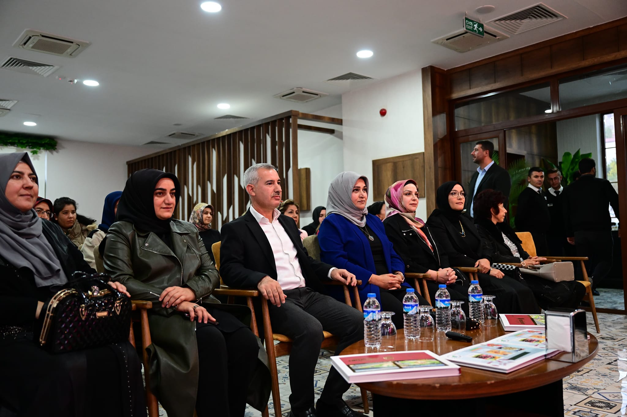 Başkan Gürkan Kadın STK'larla Bir Araya Geldi