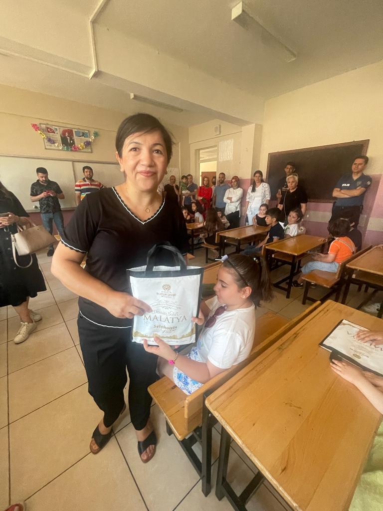 Baskan Gürkan  Ögrencilerin İsteklerini  Geri Çevirmedi