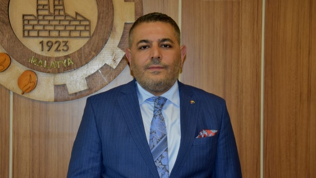 Başkan Sadıkoğlu, "Çarşımız Enkaz Altında Kaldı Ama KÇÖ’ de Yok”