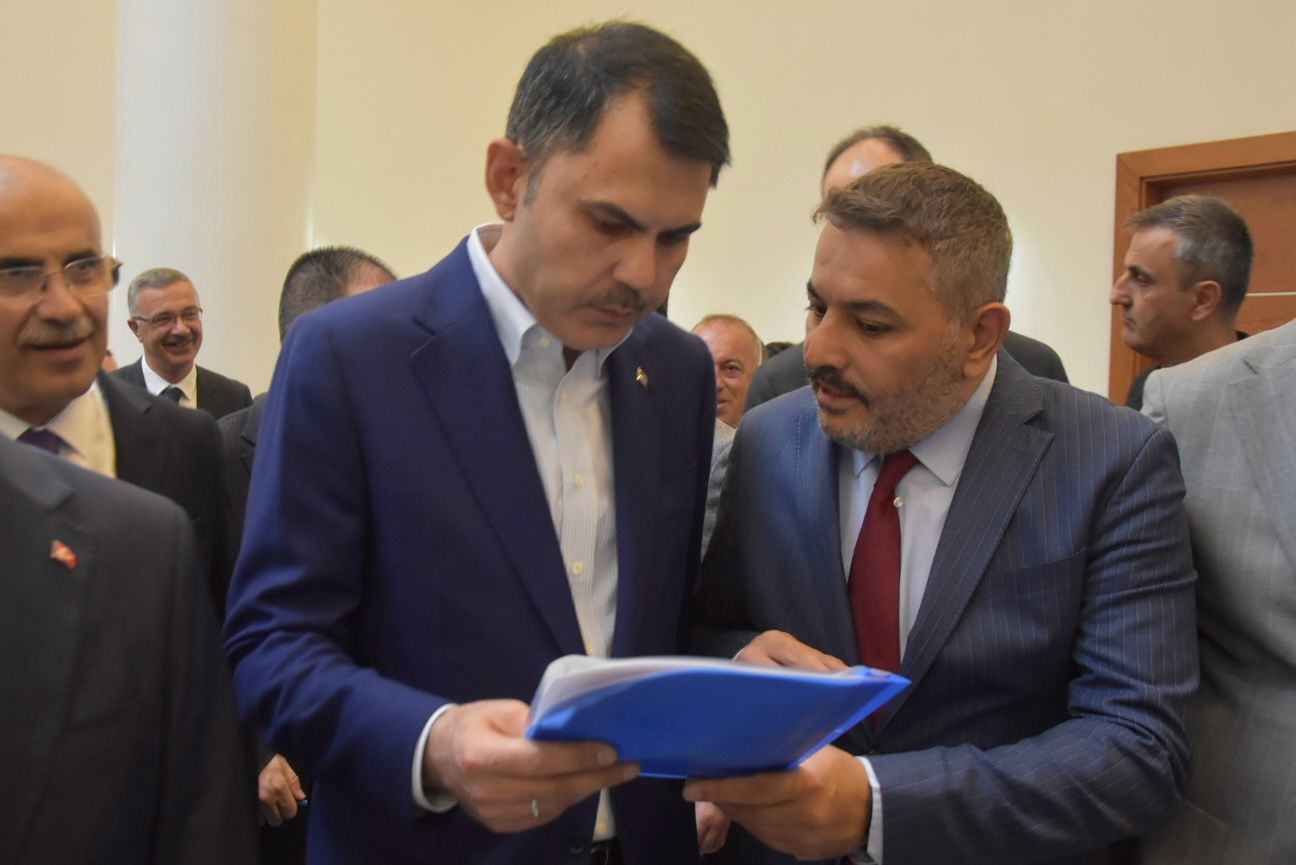 Başkan Sadıkoğlu, şehrin taleplerini Bakan Kurum’a sundu