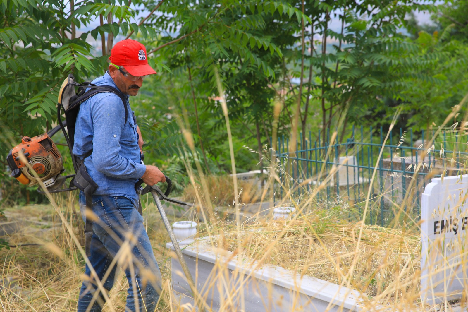 Battalgazi Belediyesi Mezarlıkların Bakım ve Temizliğini Sürdürüyor