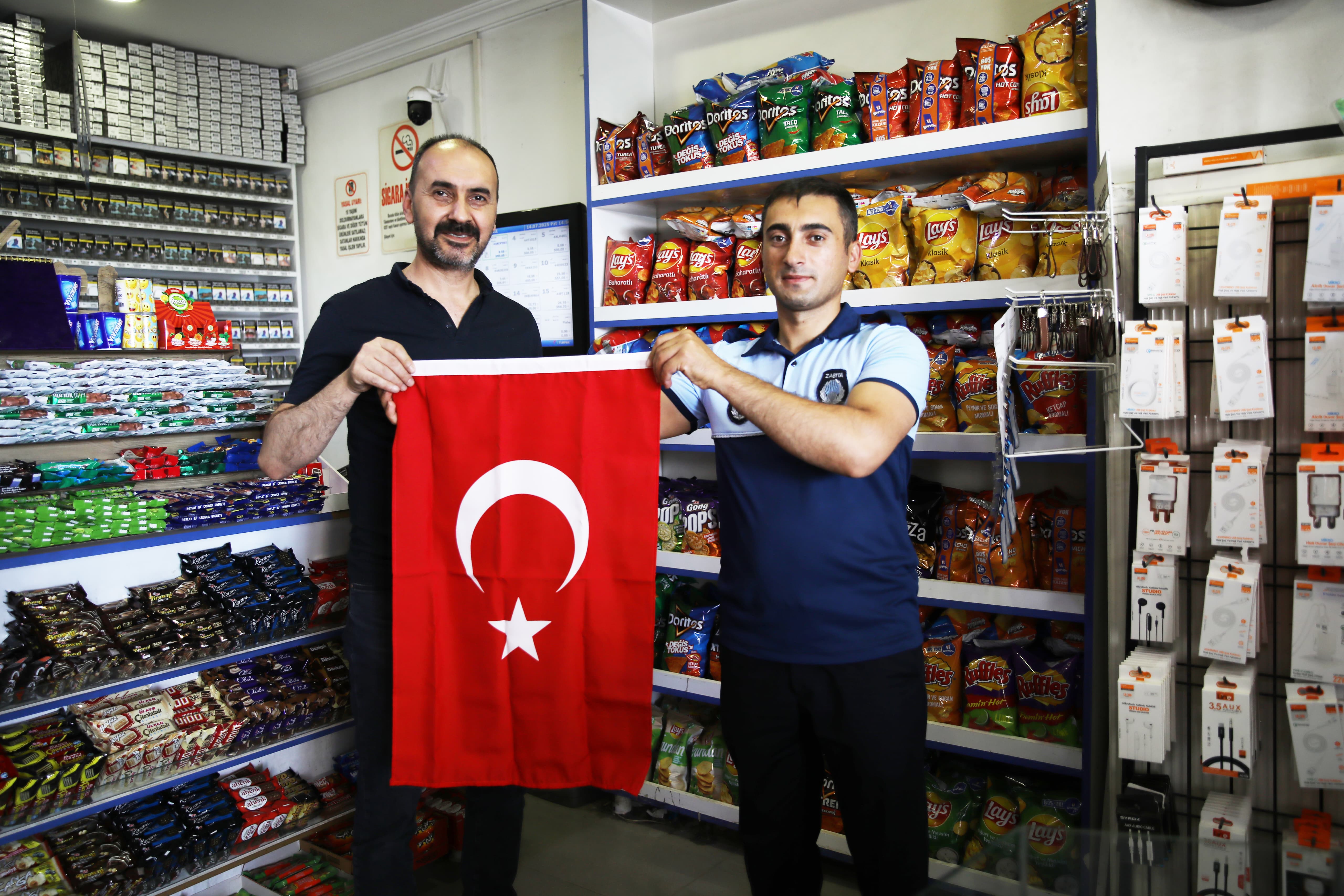 BATTALGAZİ BELEDİYESİ’NDEN BAYRAK SEFERBERLİĞİ