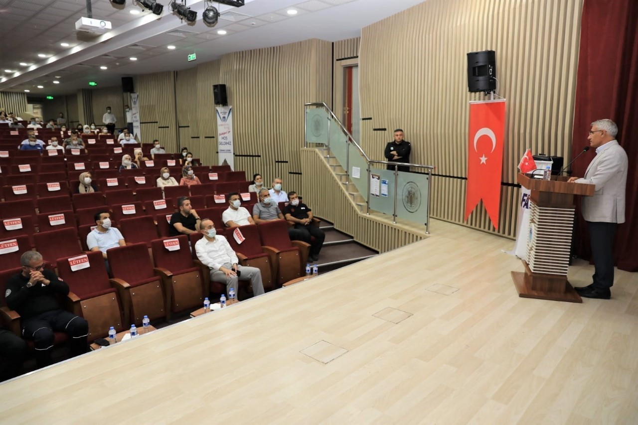 Battalgazi Belediyesi personellerine farkındalık semineri