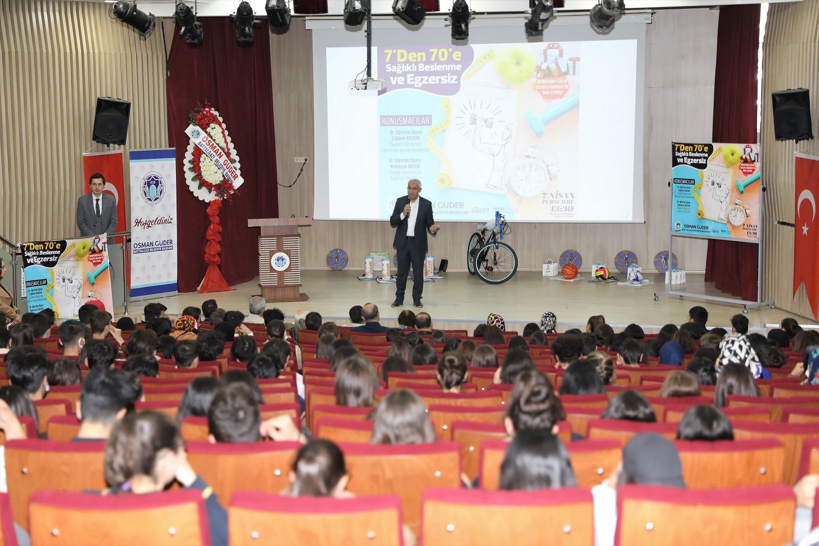 Battalgazi'de 7'den 70'e İlgi Gören Konferans