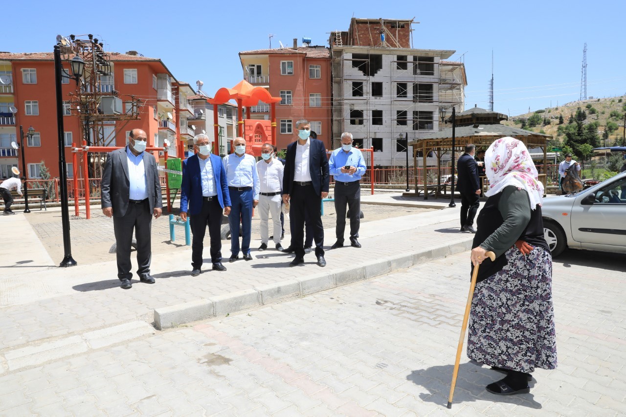 Battalgazi’deki 32 parkta yenileme çalışması başladı