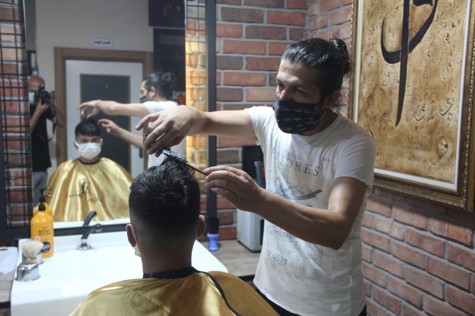 Berber ve kuaförlerde bayram yoğunluğu