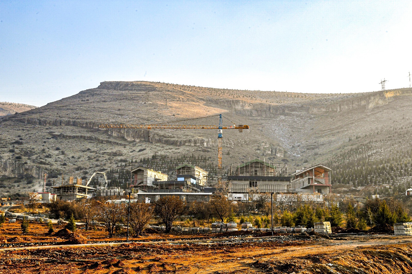 Beydağı Gençlik Kampı İnşaatı Devam Ediyor