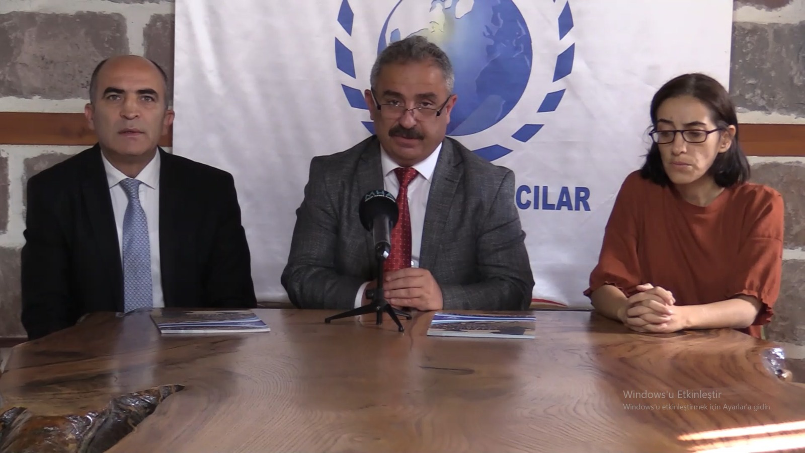 Burhan, "Sosyal Medya Yasasını Gerekli Buluyoruz"