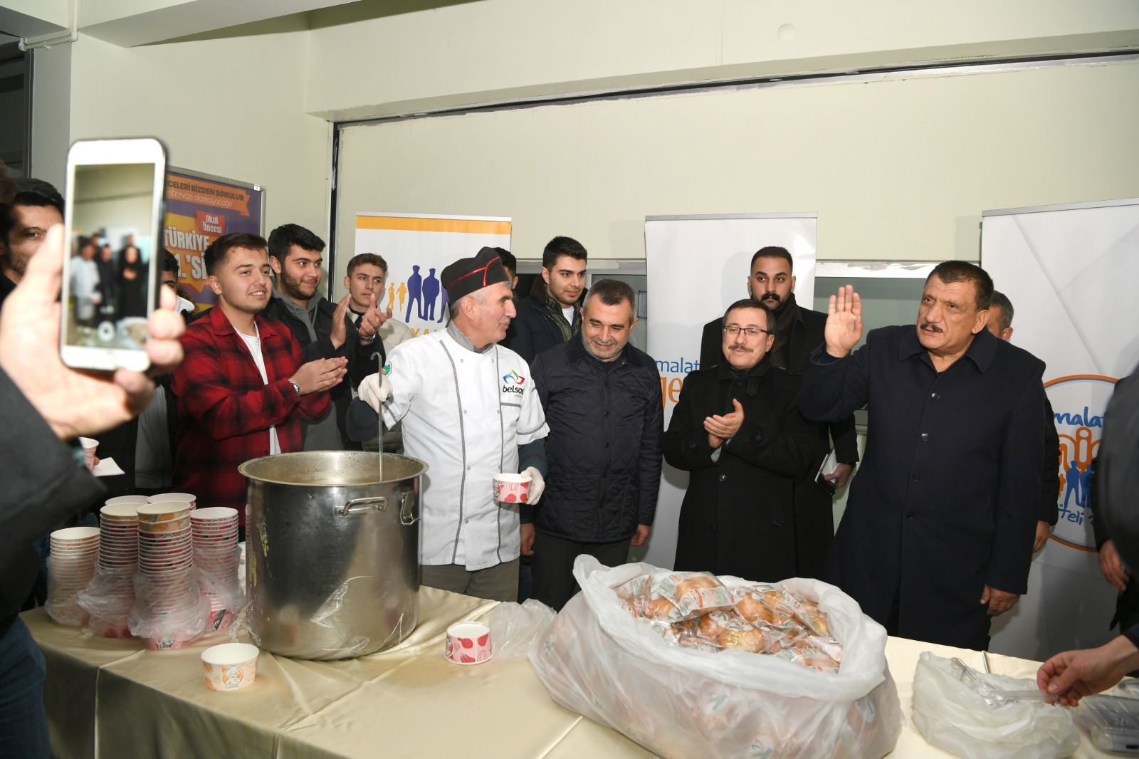 Büyükşehir Belediyesi Ders Çalışan Öğrencileri Unutmadı