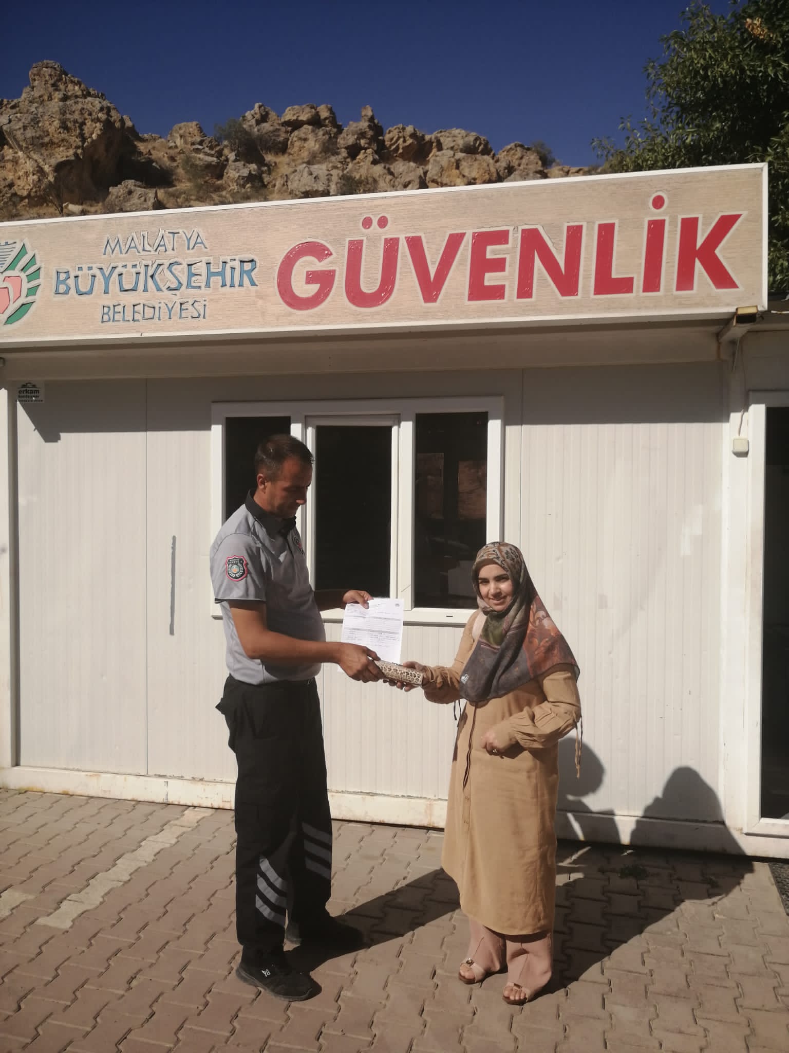 Büyükşehir Belediyesi Güvenlik Görevlilerinden Örnek Davranış