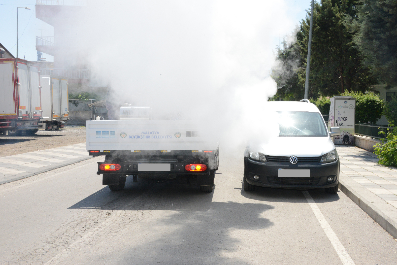 Büyükşehir Belediyesi İlaçlama Çalışmalarına Devam Ediyor