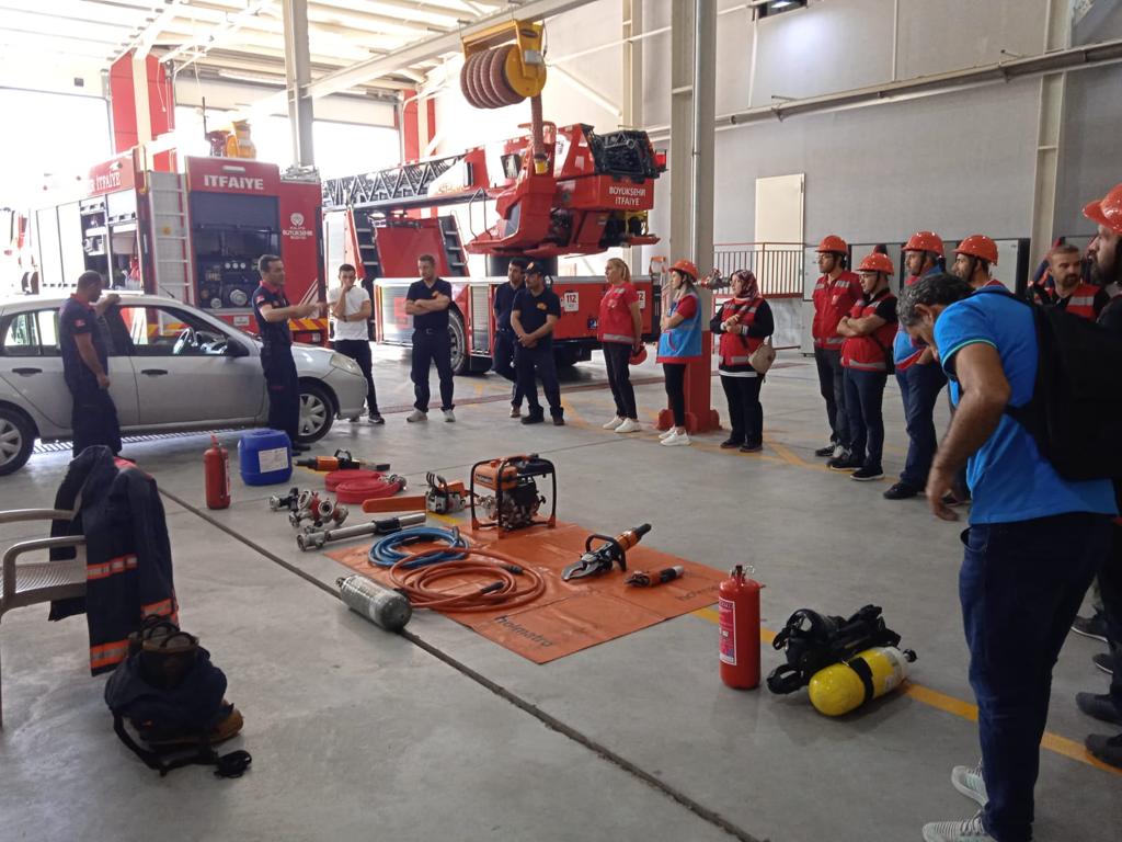 Büyükşehir Belediyesi İtfaiye Daire Başkanlığı Eğitimlerine Devam Ediyor