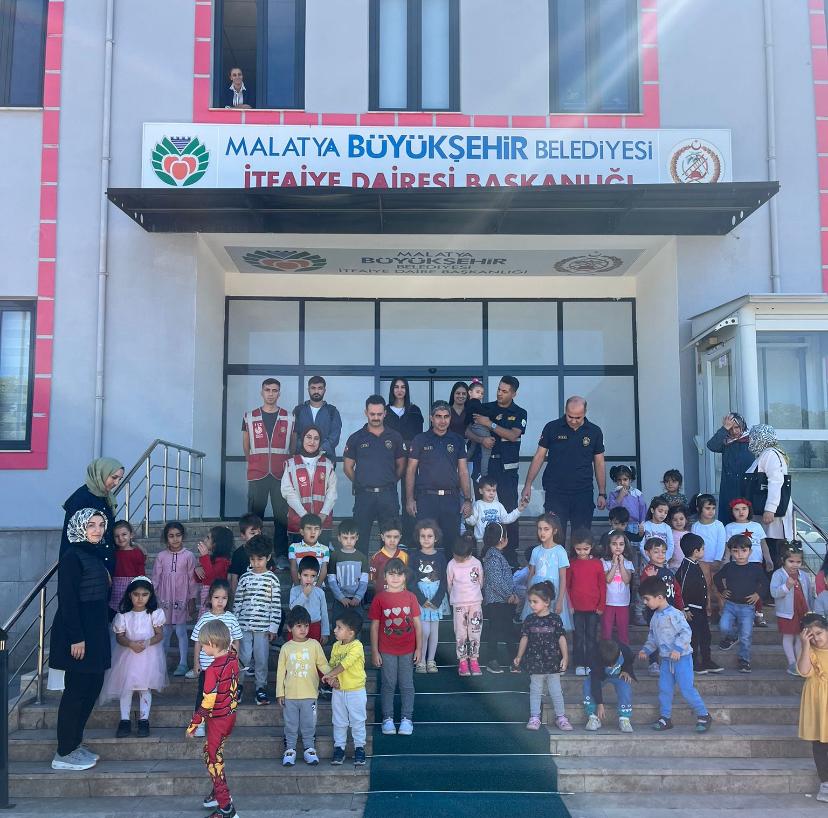 Büyükşehir Belediyesi İtfaiye Teşkilatından anlamlı etkinlikler
